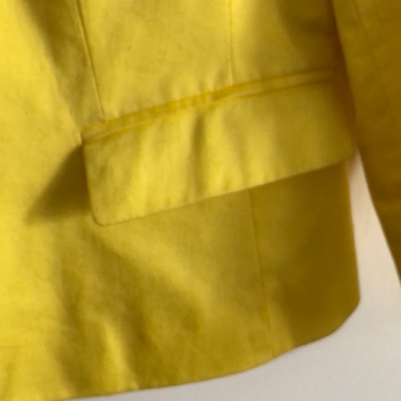 Blazer - Picture 3 of 5